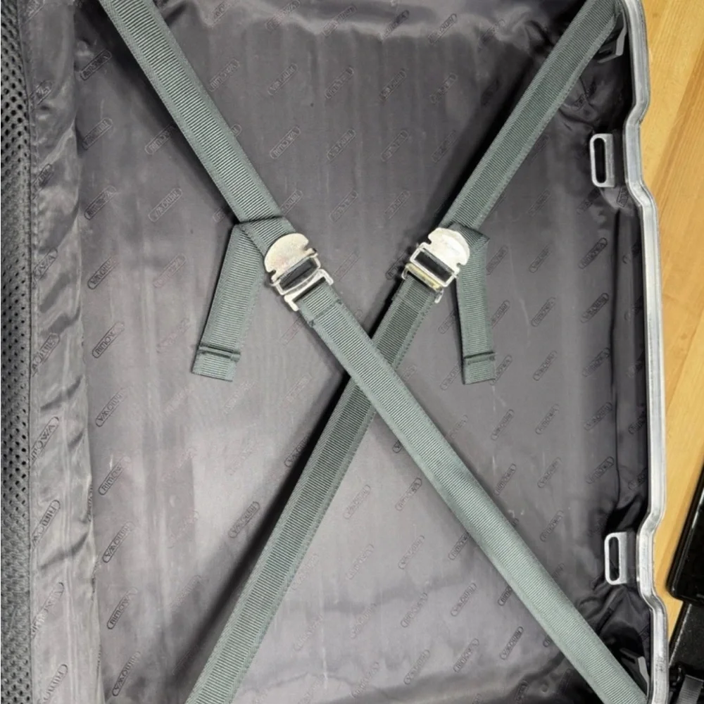 Rimowa Salsa 33L Black 2-wheels Carry Case Suitcase USED